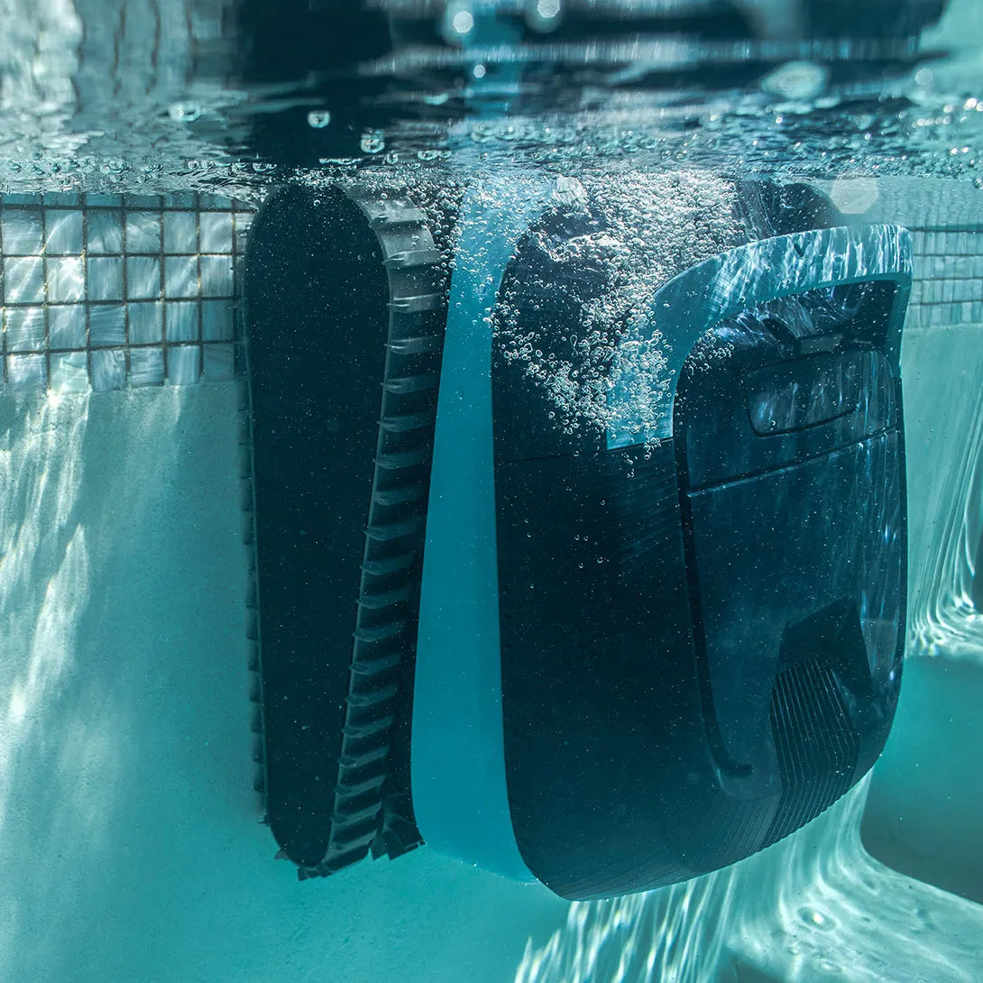 Robot de Piscina Maytronics EON 120D– Limpeza Inteligente de Degraus e Áreas Rasas