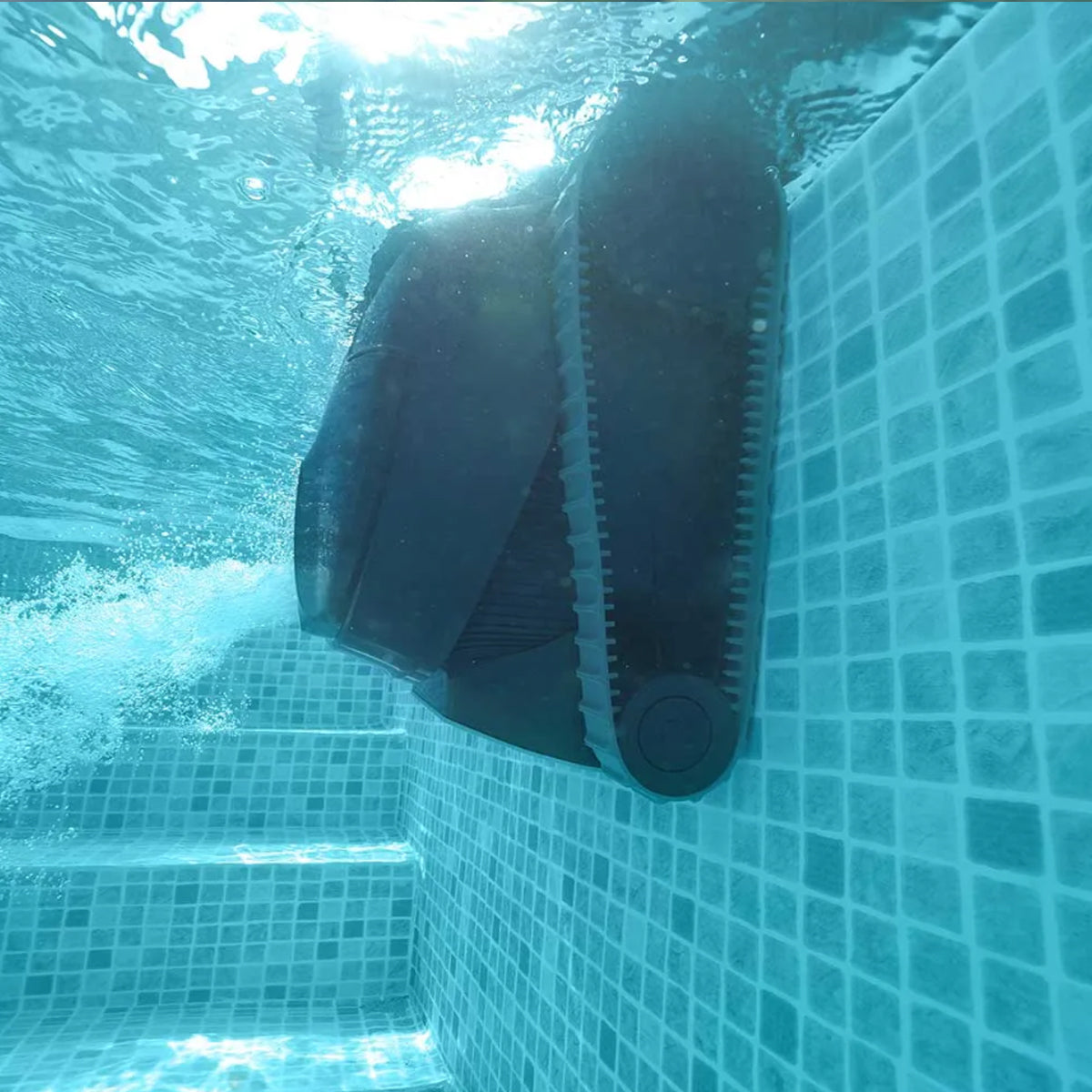 Robot Aspirador Piscina Dolphin Liberty 400 – Sem Fios com Recarga por Indução