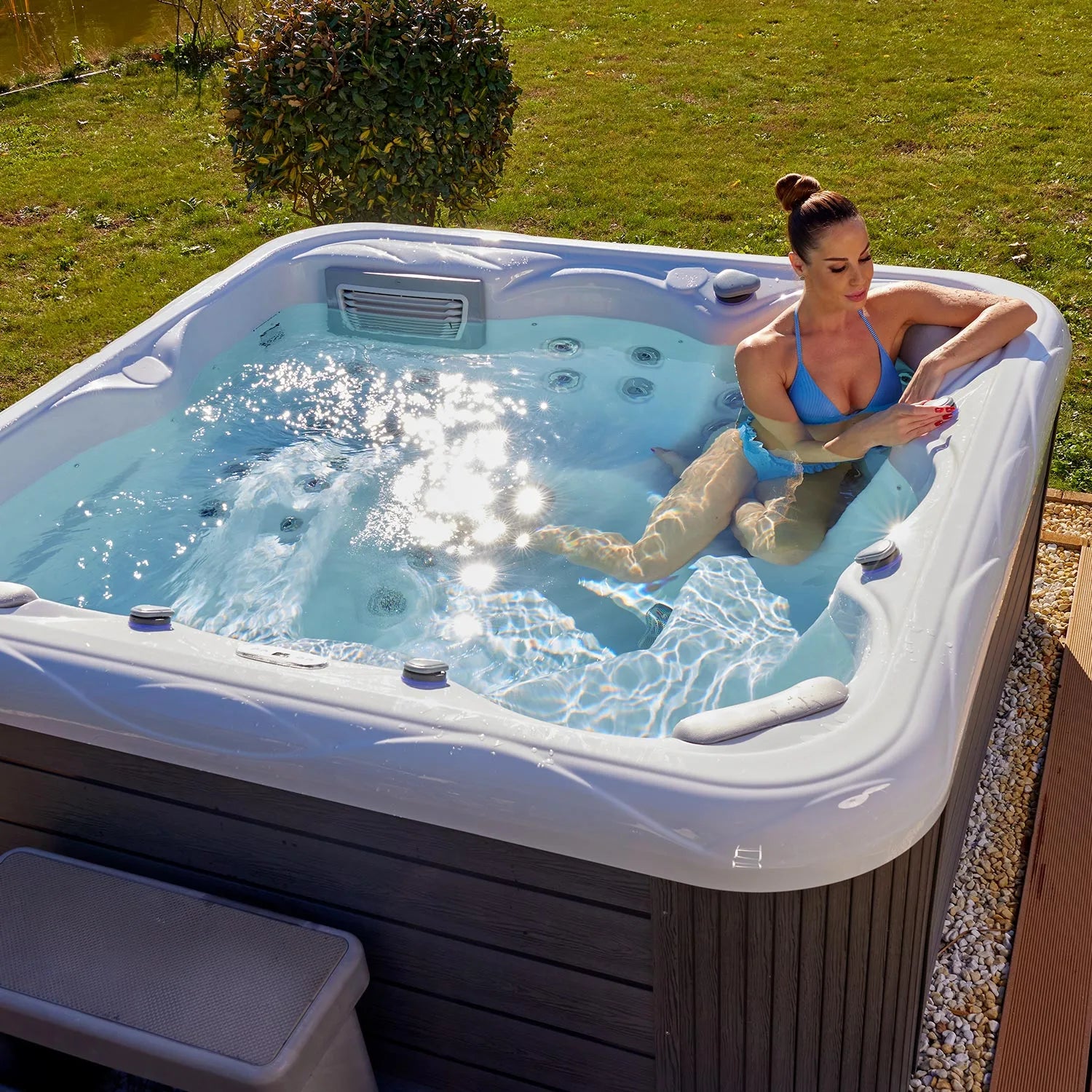 Spa Venus Wellis – Hidromassagem de Luxo com 49 Jatos e 5 Lugares
