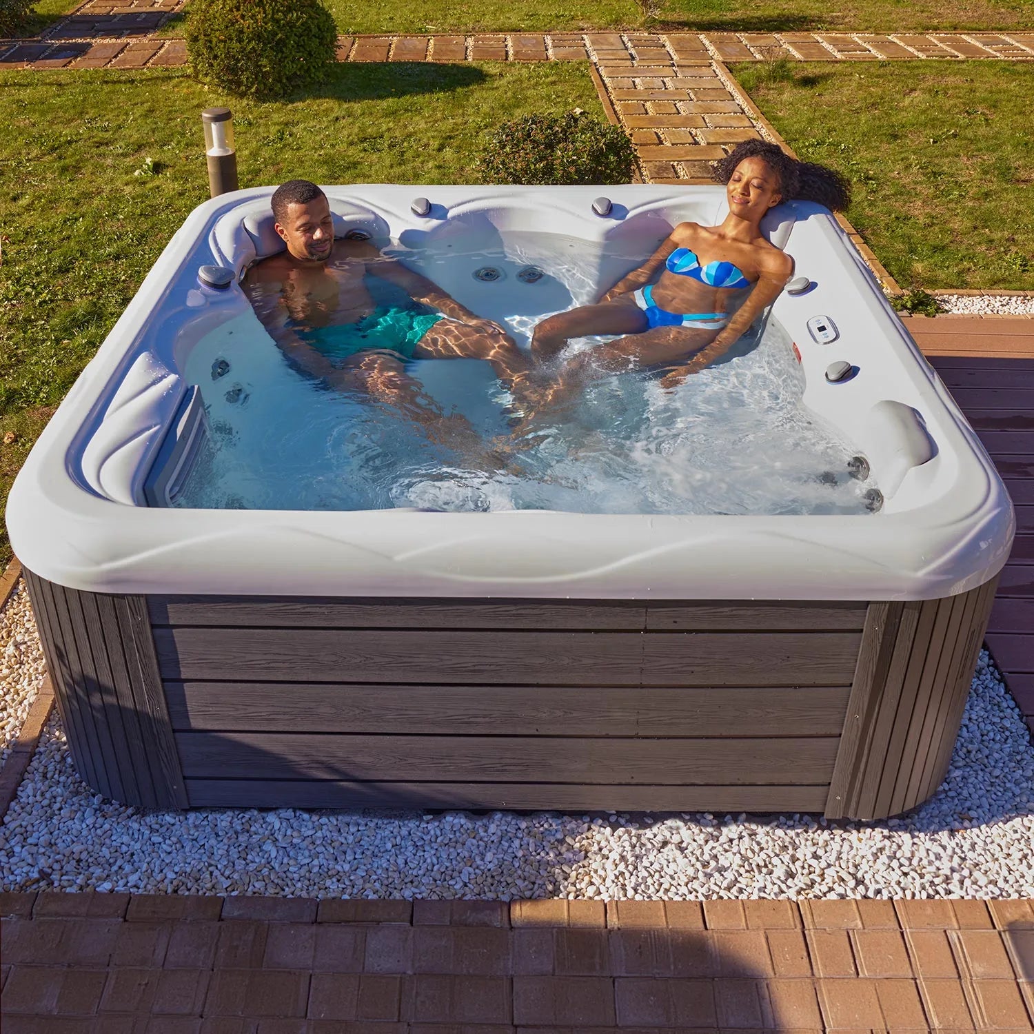 Spa Venus Wellis – Hidromassagem de Luxo com 49 Jatos e 5 Lugares
