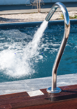 Cascada de Piscina Bali - Diseño Imponente en Acero Inoxidable (Caudal 30 m³/h)